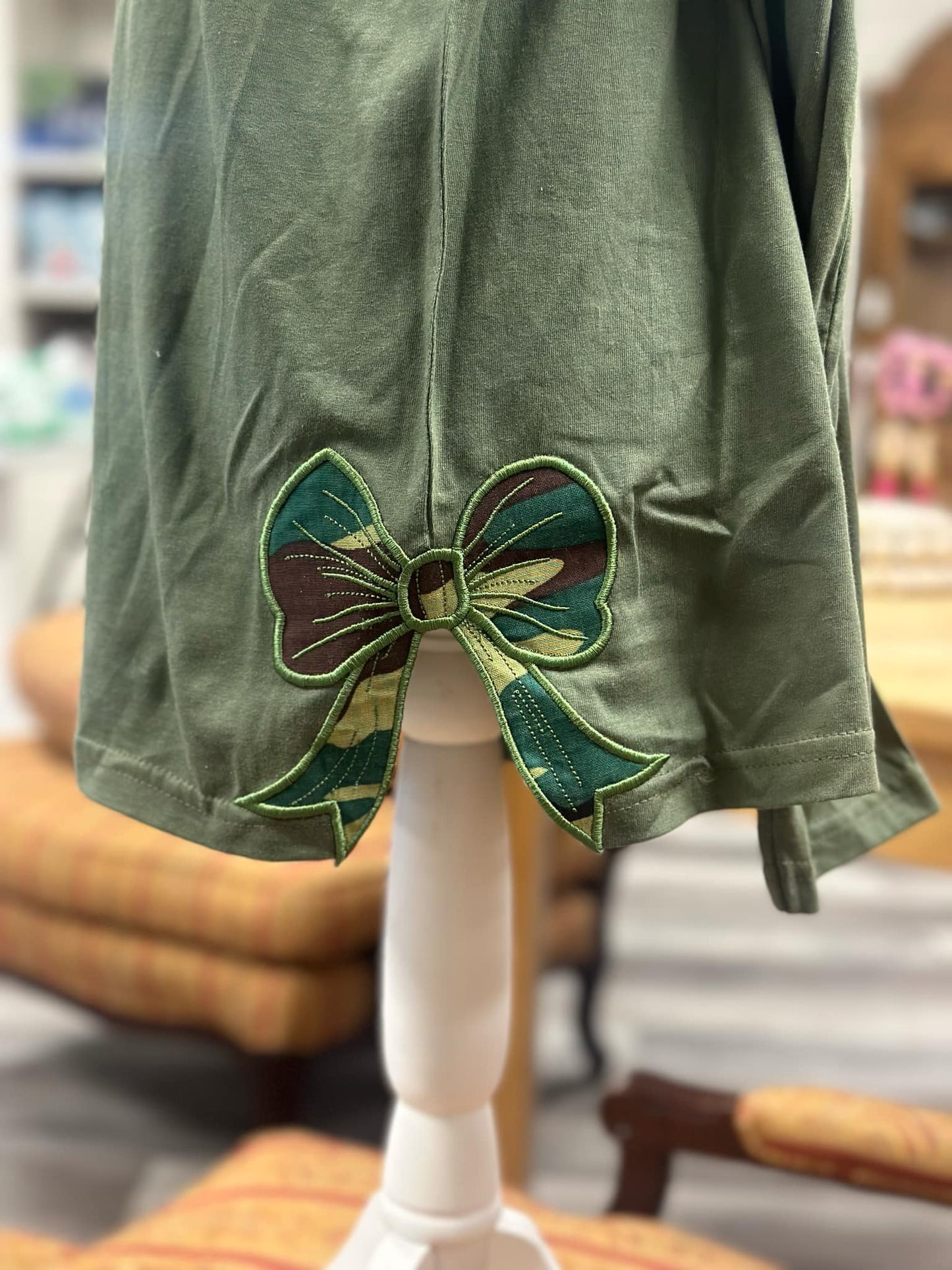 Applique Side Split Sweatshirt